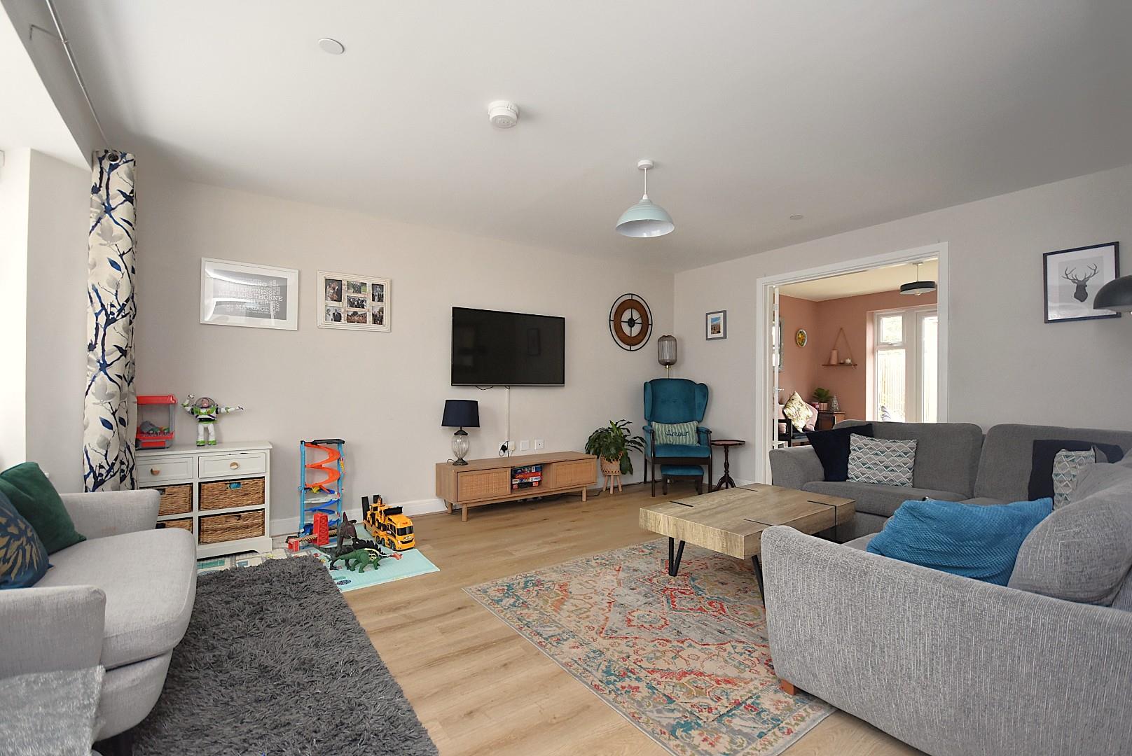 3 Flat Holm Close, Sully, CF64 5WJ